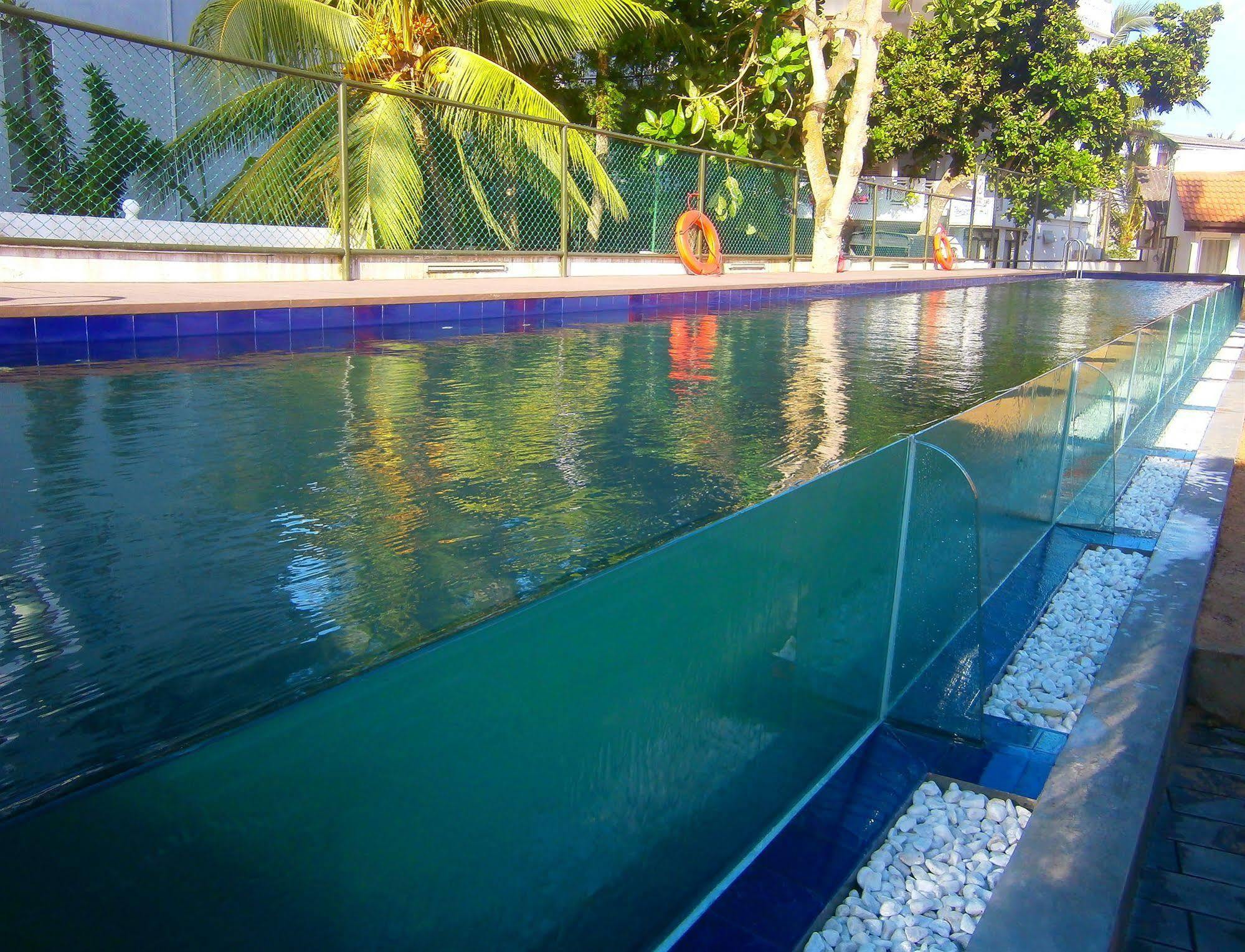 Calamander Unawatuna Beach Hotel Exterior foto