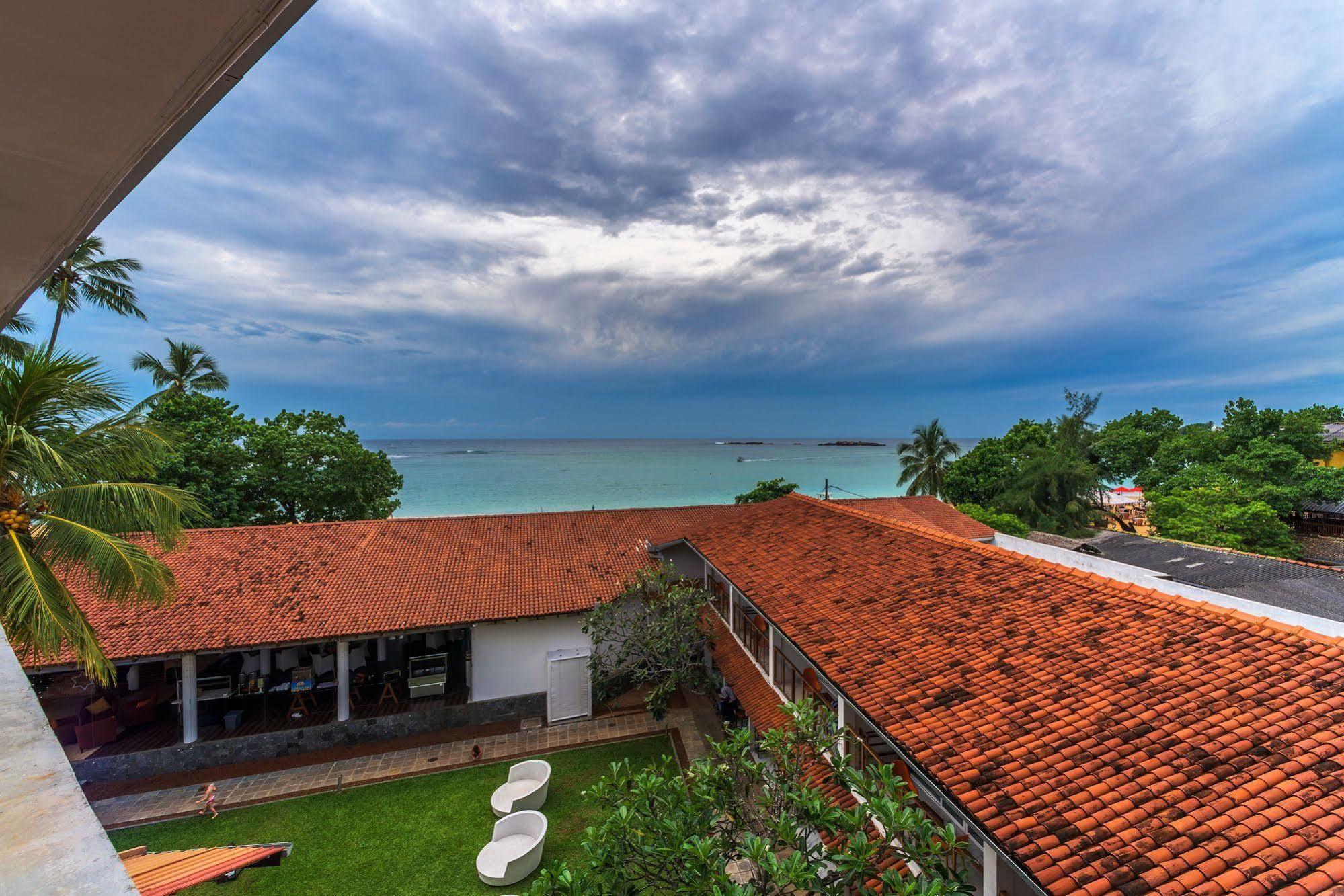 Calamander Unawatuna Beach Hotel Exterior foto