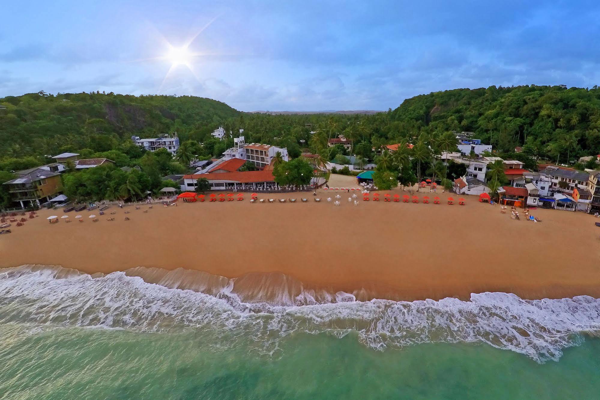 Calamander Unawatuna Beach Hotel Exterior foto